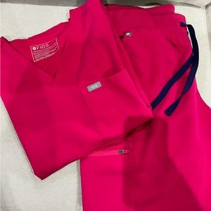 Figs scrub set in Ultra Rose.